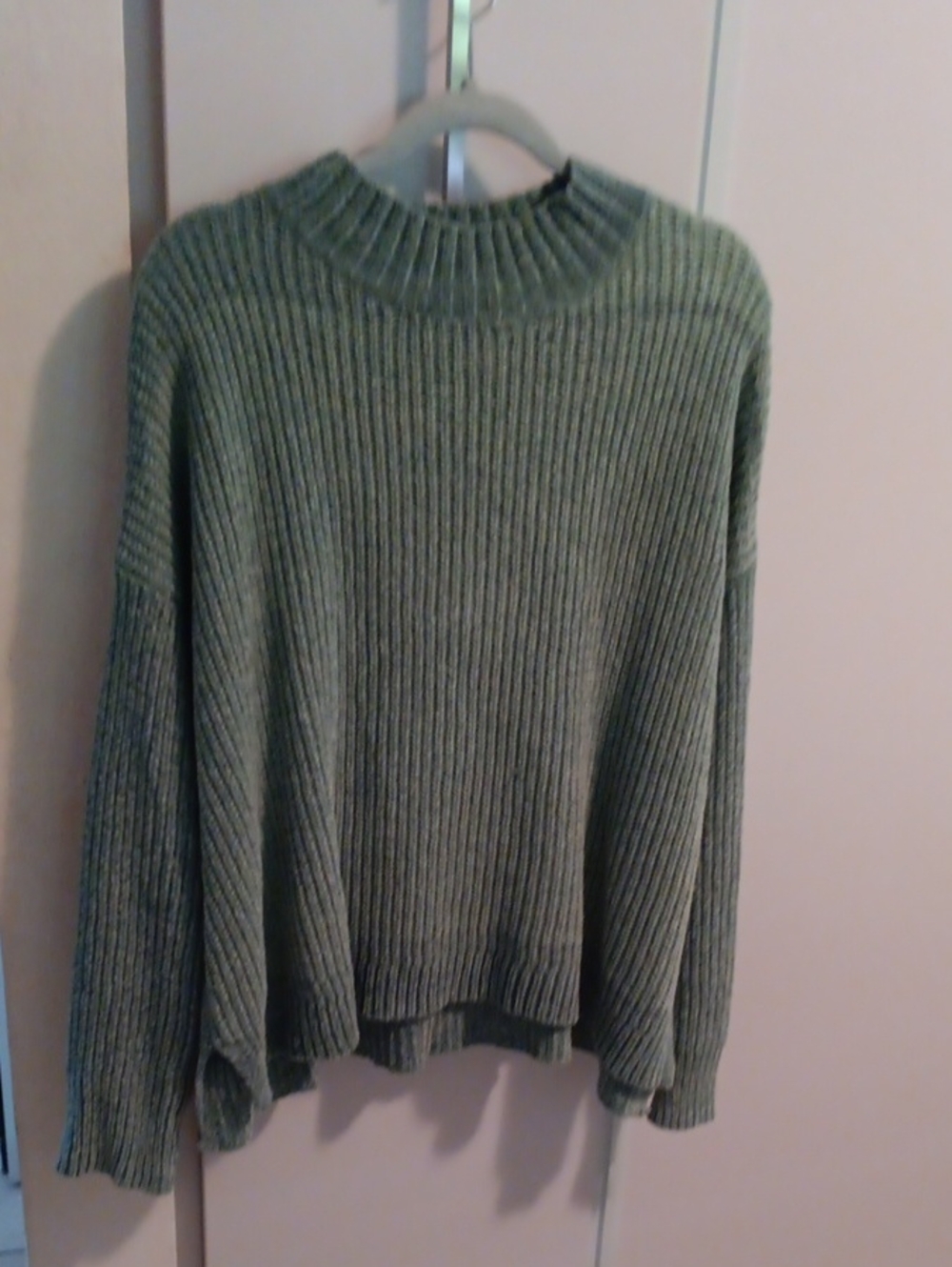Time and Tru Ribbed Crewneck Sweater - Sage Green